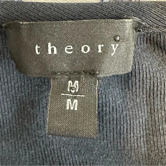 Theory Navy Size Medium Viscose Blend Tiered Blouse Classic Workwear‎ Min… - Picture 3 of 8
